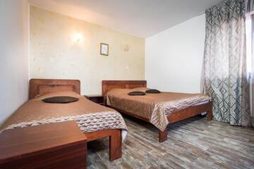 Фото номера Трехместный номер Отели типа «постель и завтрак» Pension Carmen г. Рынка 5